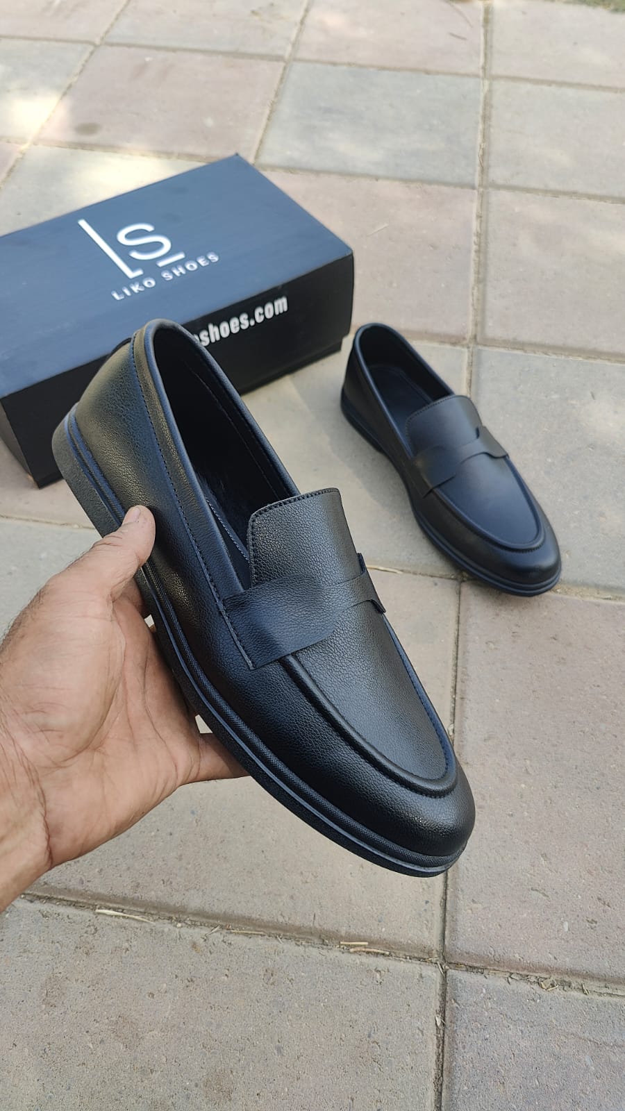 Noir Flex Loafer